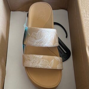 Reef Beige Floral Women's Sandals